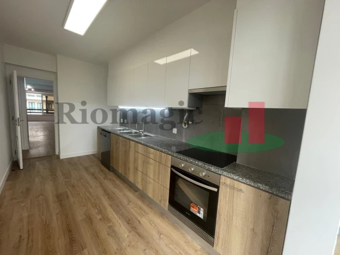 Apartamento T3 para Venda em São Domingos de Benfica Foto 10