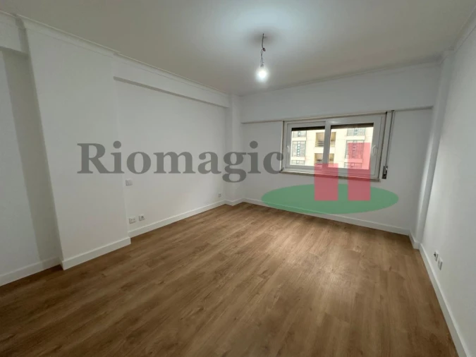 Apartamento T3 para Venda em São Domingos de Benfica Foto 23