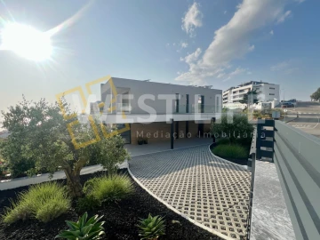 Moradia T4 para Venda em Ericeira