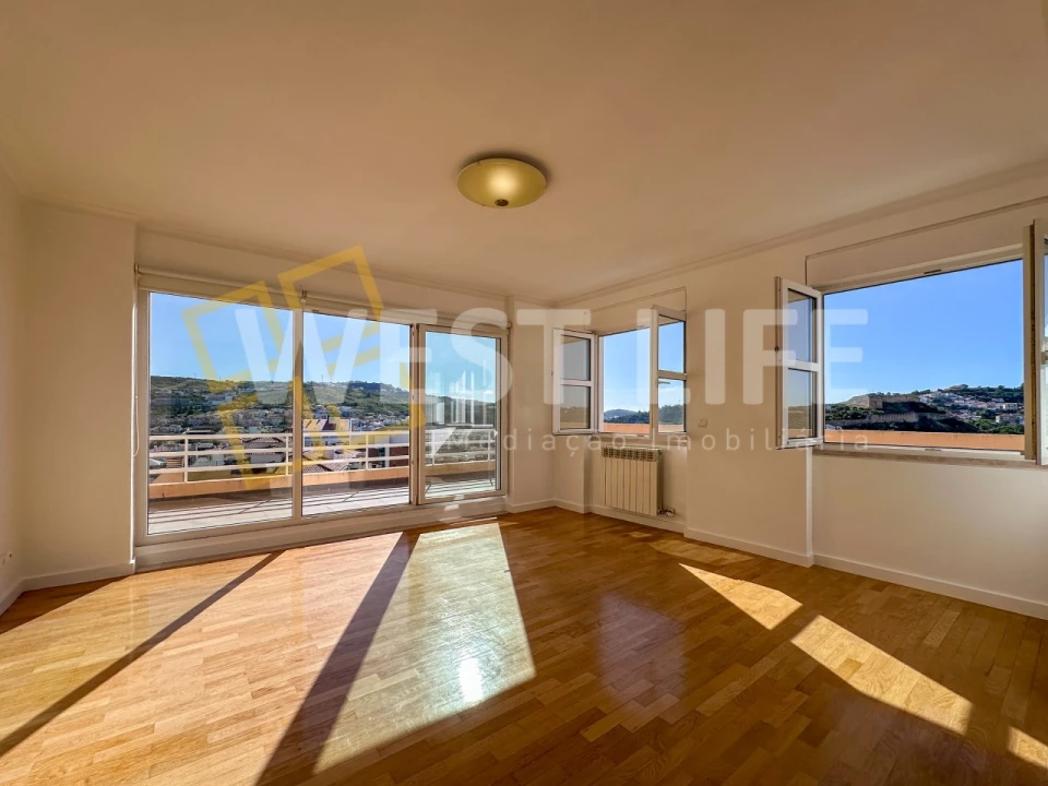 Apartamento T4 para Venda em Santa Maria, São Pedro e Matacães Foto 1