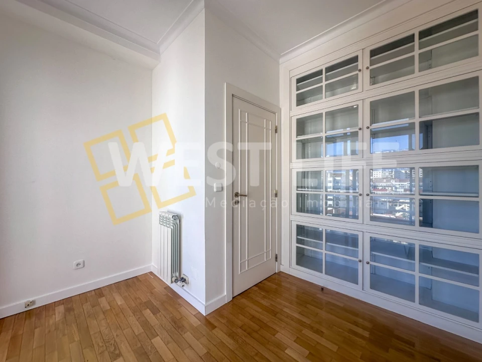 Apartamento T4 para Venda em Santa Maria, São Pedro e Matacães Foto 16