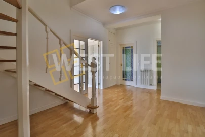 Apartamento T4 para Venda em Santa Maria, São Pedro e Matacães