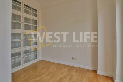 Apartamento T4 para Venda em Santa Maria, São Pedro e Matacães