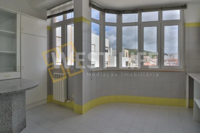 Apartamento T4 para Venda em Santa Maria, São Pedro e Matacães