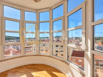 Apartamento T4 para Venda em Santa Maria, São Pedro e Matacães