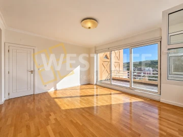 Apartamento T4 para Venda em Santa Maria, São Pedro e Matacães