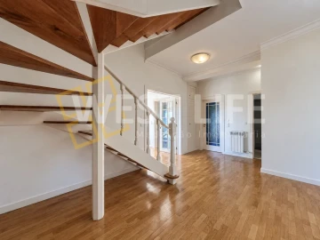 Apartamento T4 para Venda em Santa Maria, São Pedro e Matacães