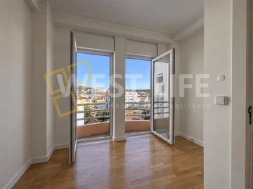 Apartamento T4 para Venda em Santa Maria, São Pedro e Matacães
