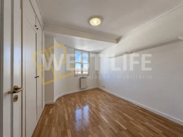 Apartamento T4 para Venda em Santa Maria, São Pedro e Matacães