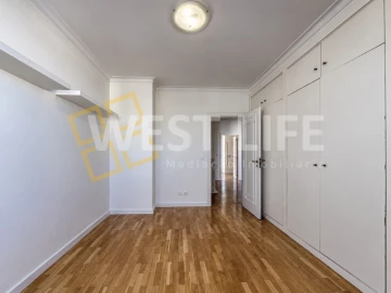 Apartamento T4 para Venda em Santa Maria, São Pedro e Matacães