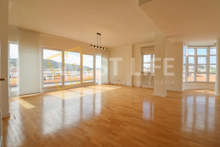 Apartamento T4 para Venda em Santa Maria, São Pedro e Matacães Foto 3