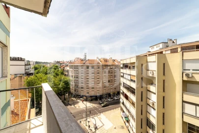 Apartamento T3 para Venda em Benfica
