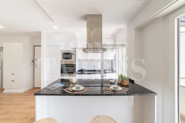 Apartamento T3 para Venda em Benfica Foto 3