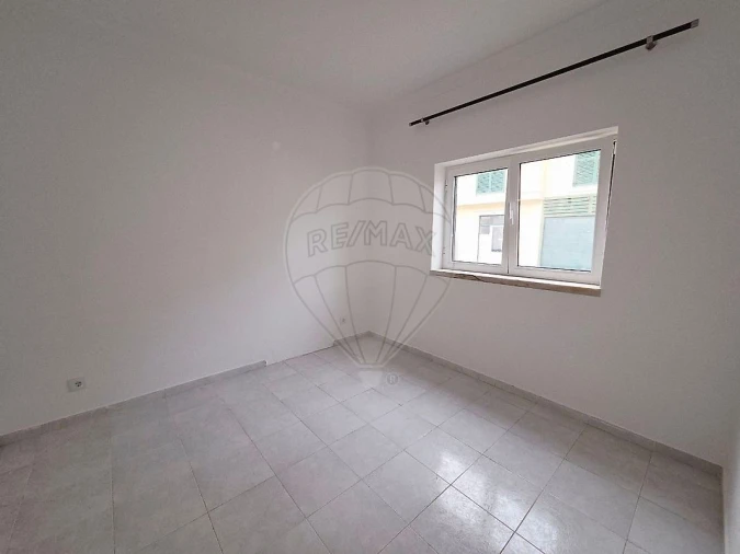 Moradia T3 para Arrendamento em Almeirim Foto 3