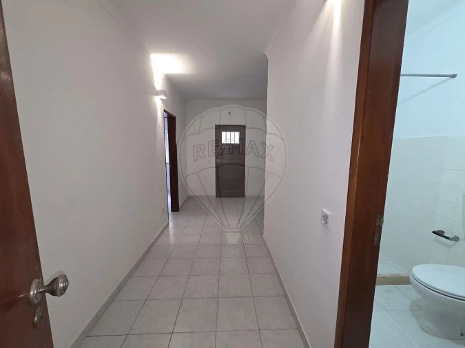 Moradia T3 para Arrendamento em Almeirim Foto 6