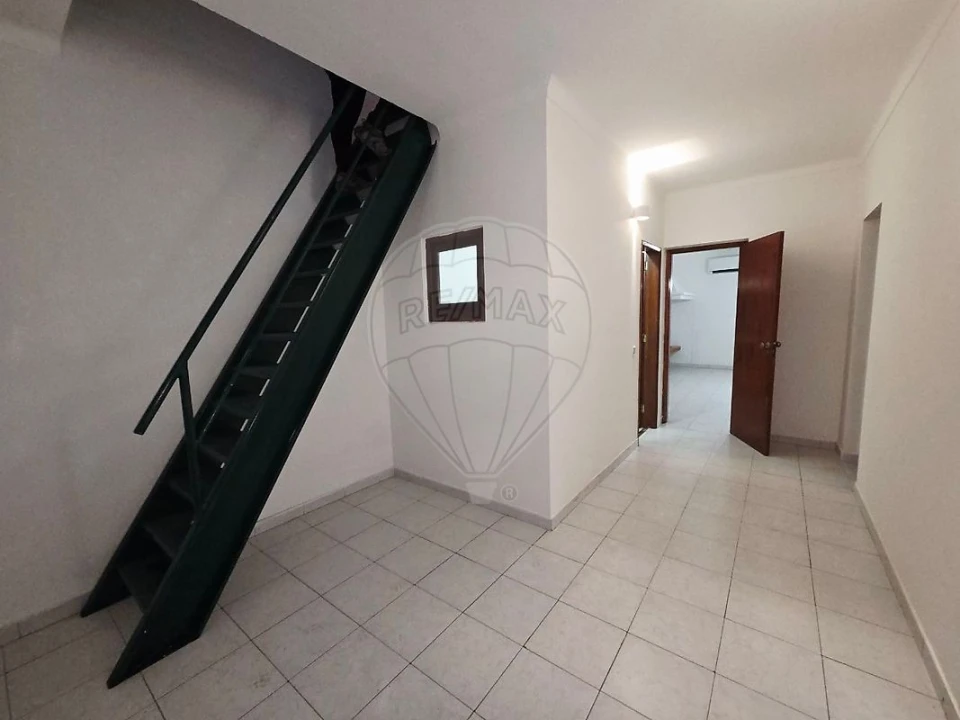 Moradia T3 para Arrendamento em Almeirim Foto 5