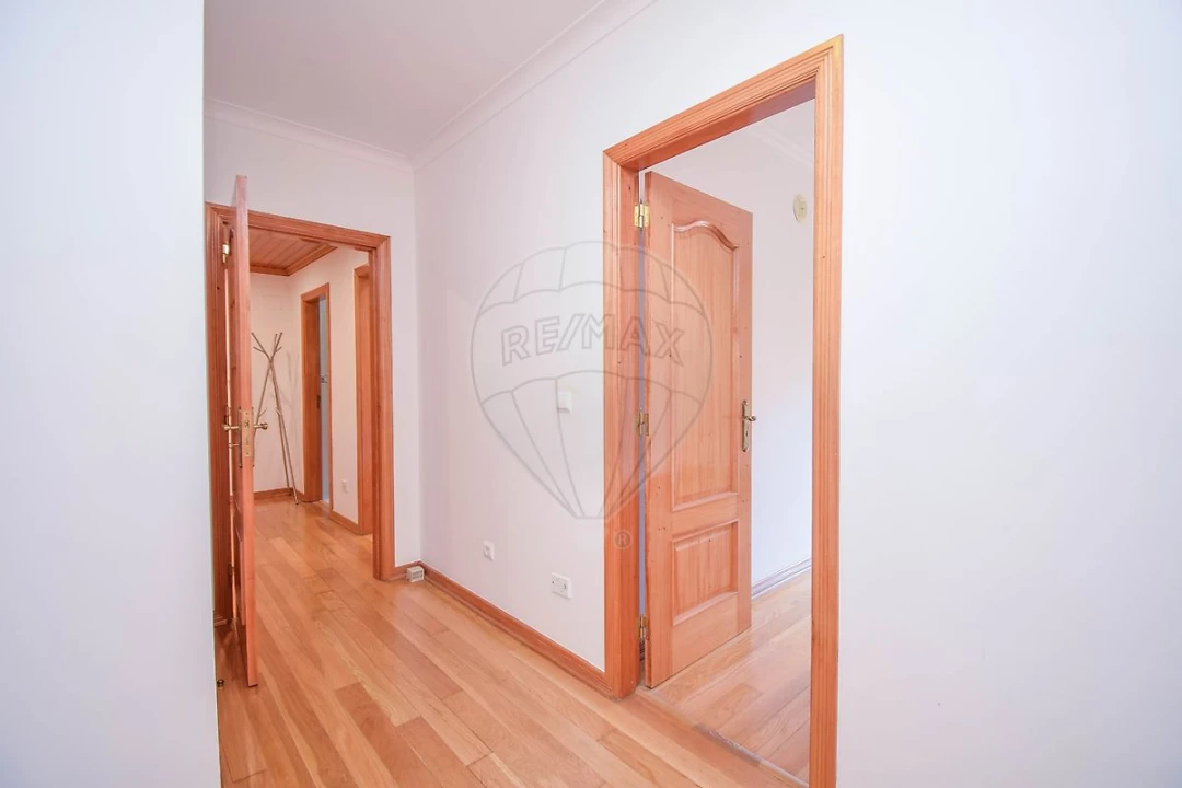 Apartamento T1 para Arrendamento em Algés, Linda-A-Velha e Cruz Quebrada-Dafundo Foto 1