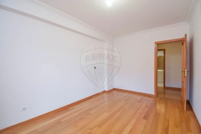 Apartamento T1 para Arrendamento em Algés, Linda-A-Velha e Cruz Quebrada-Dafundo