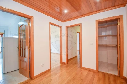Apartamento T1 para Arrendamento em Algés, Linda-A-Velha e Cruz Quebrada-Dafundo