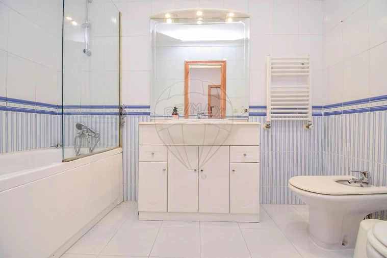 Apartamento T1 para Arrendamento em Algés, Linda-A-Velha e Cruz Quebrada-Dafundo Foto 16