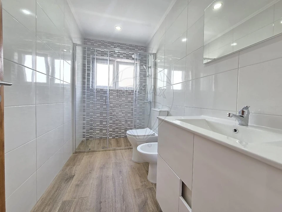 Moradia T3 para Arrendamento em Carcavelos e Parede Foto 19