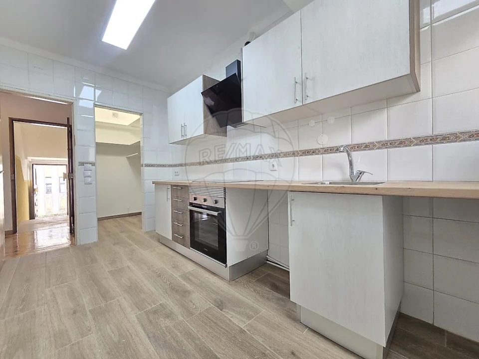 Moradia T3 para Arrendamento em Carcavelos e Parede Foto 6