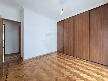 Moradia T3 para Arrendamento em Carcavelos e Parede