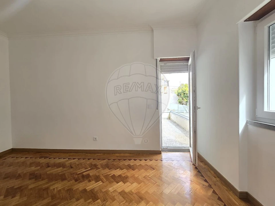 Moradia T3 para Arrendamento em Carcavelos e Parede Foto 10