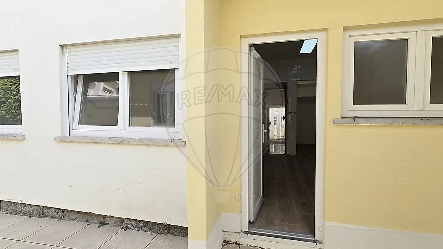 Moradia T3 para Arrendamento em Carcavelos e Parede