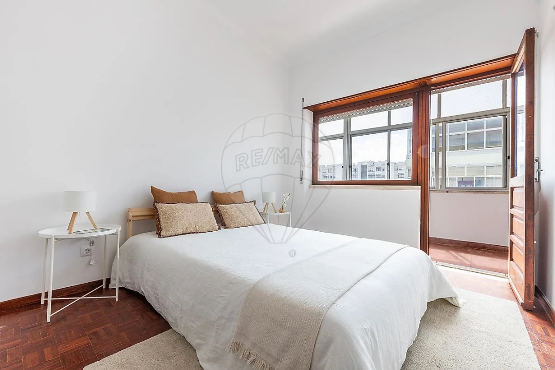 Apartamento T2 para Venda em Costa da Caparica Foto 32
