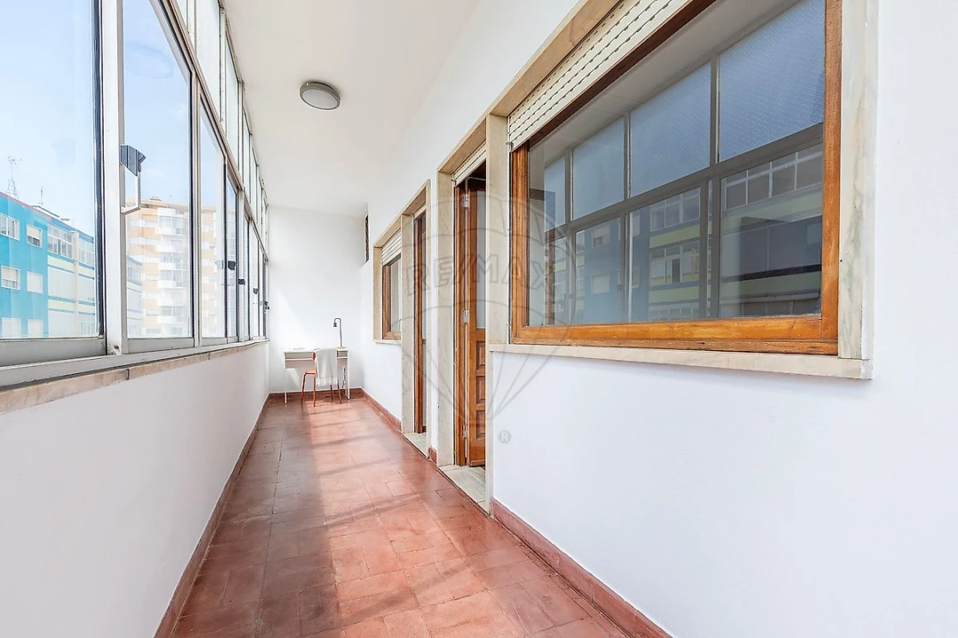 Apartamento T2 para Venda em Costa da Caparica Foto 34