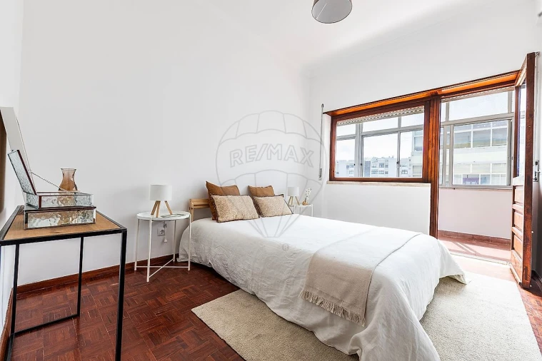 Apartamento T2 para Venda em Costa da Caparica Foto 31