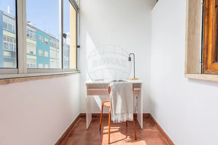 Apartamento T2 para Venda em Costa da Caparica Foto 36