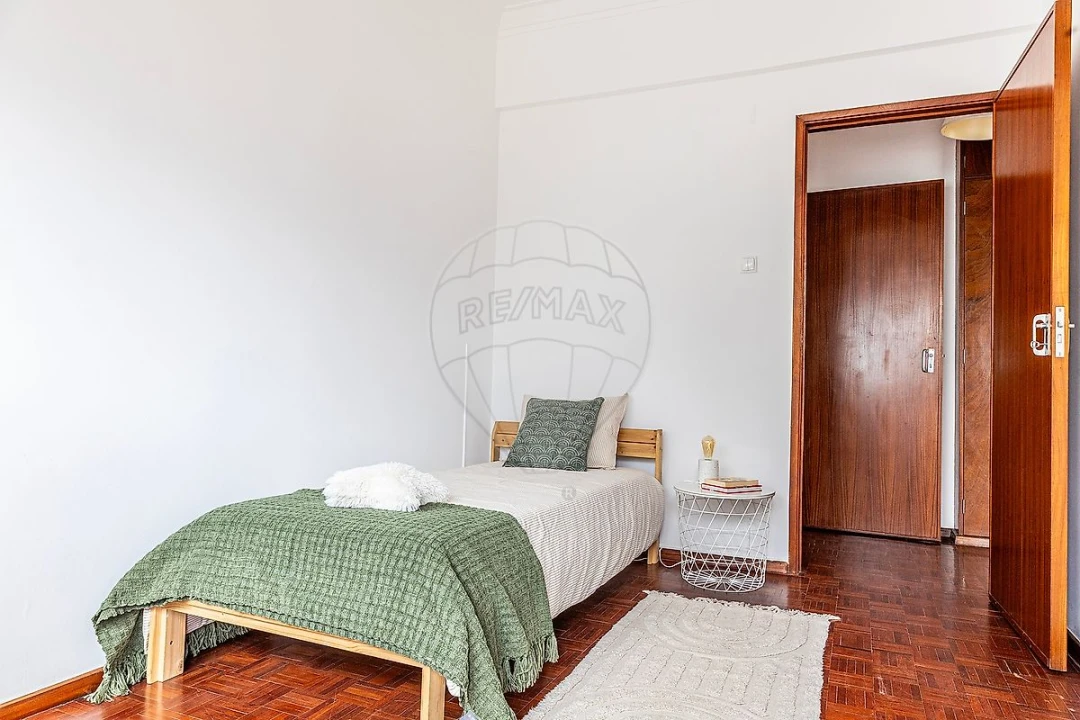 Apartamento T2 para Venda em Costa da Caparica Foto 25