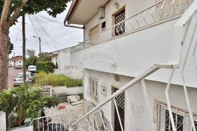 Moradia T5 para Venda em Porto Salvo