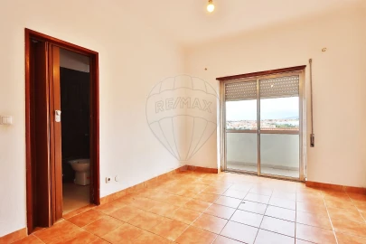 Moradia T5 para Venda em Porto Salvo