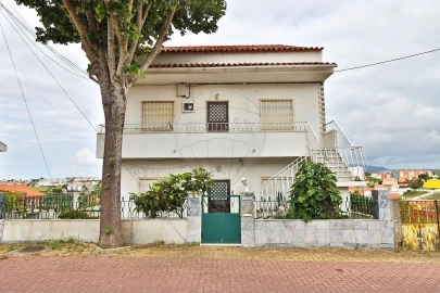Moradia T5 para Venda em Porto Salvo