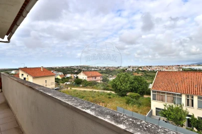 Moradia T5 para Venda em Porto Salvo