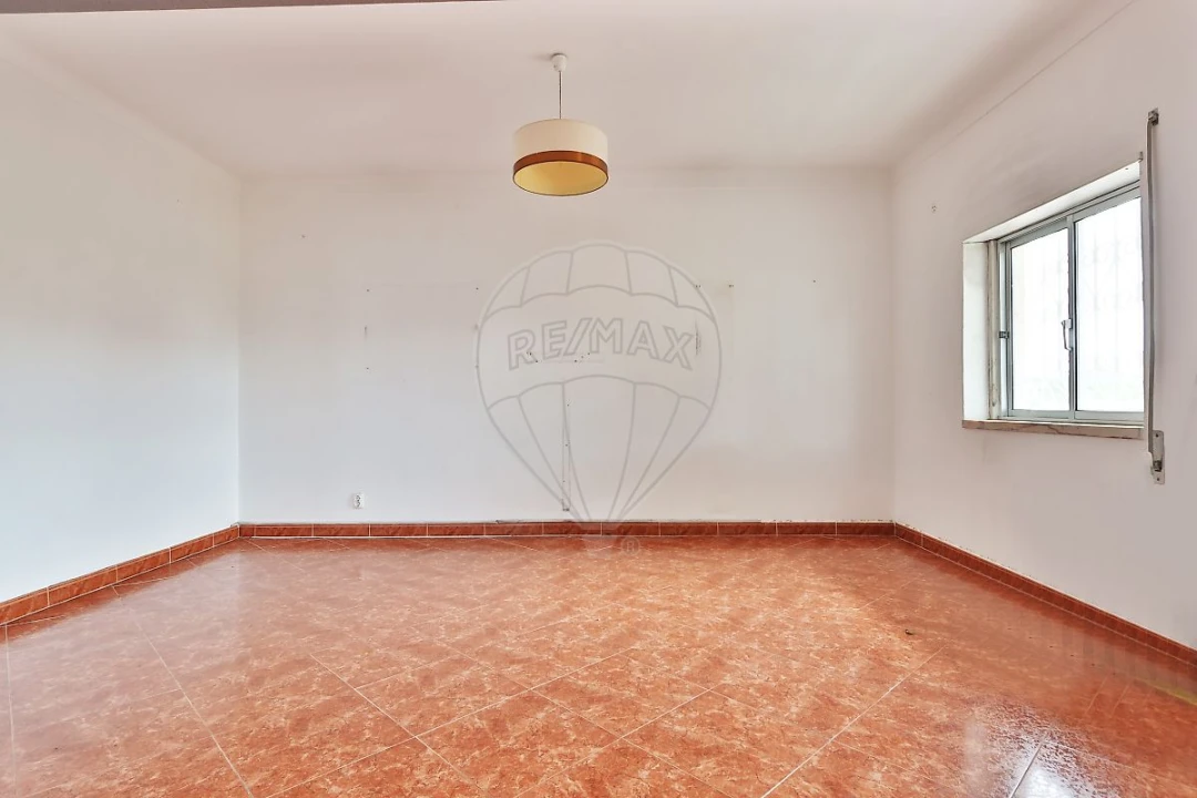Moradia T5 para Venda em Porto Salvo Foto 8