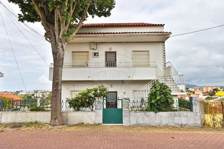 Moradia T5 para Venda em Porto Salvo Foto 10
