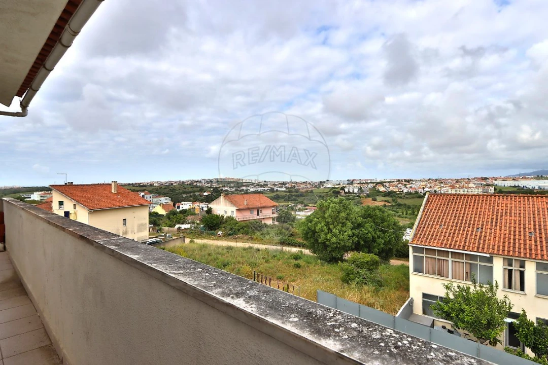 Moradia T5 para Venda em Porto Salvo Foto 2