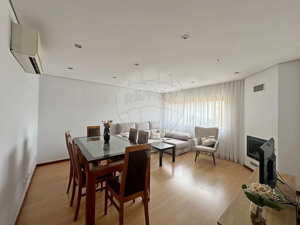 Apartamento T3 para Venda em Santa Marinha e São Pedro da Afurada Foto 1