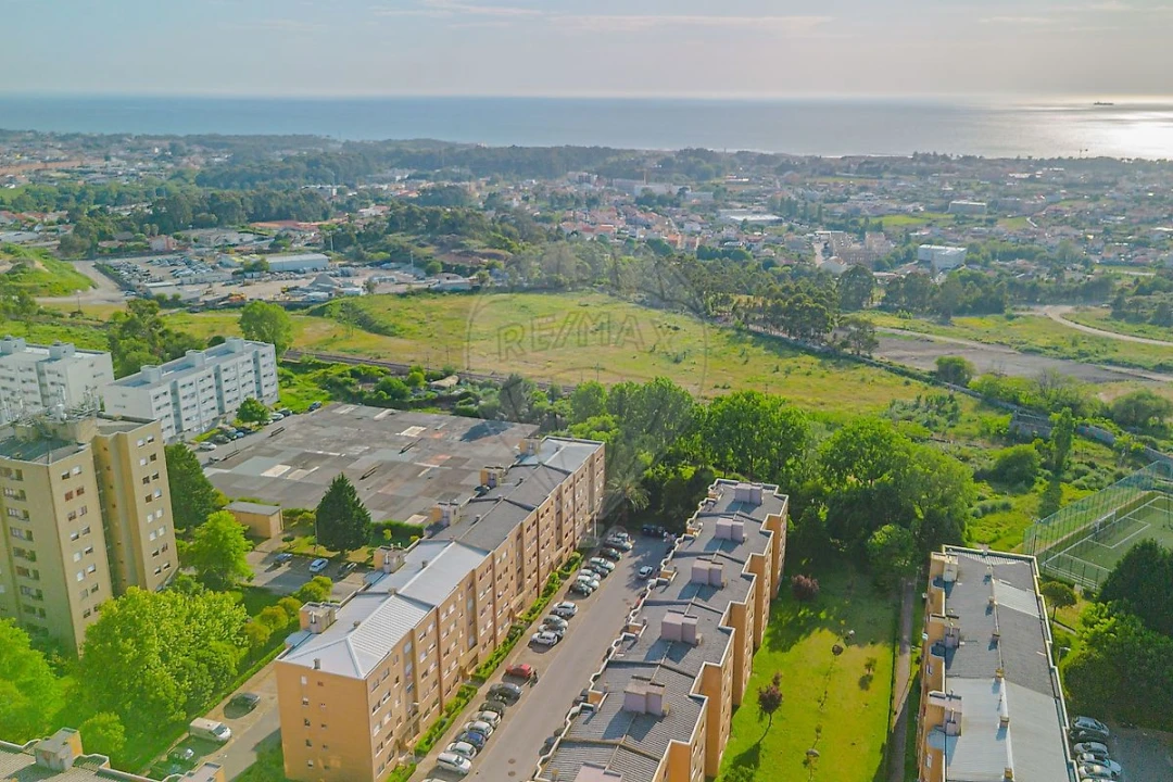 Apartamento T3 para Venda em Santa Marinha e São Pedro da Afurada Foto 1