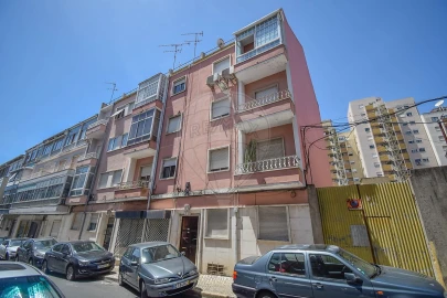 Apartamento T2 para Venda em Benfica