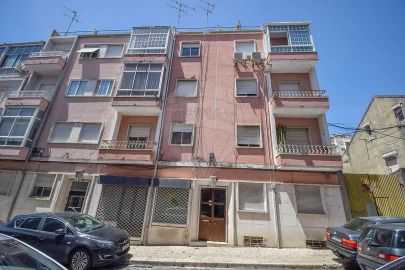 Apartamento T2 para Venda em Benfica