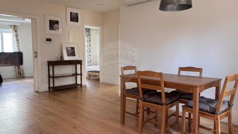 Apartamento T3 para Arrendamento em Mafamude e Vilar do Paraíso