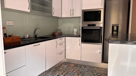 Apartamento T3 para Arrendamento em Mafamude e Vilar do Paraíso