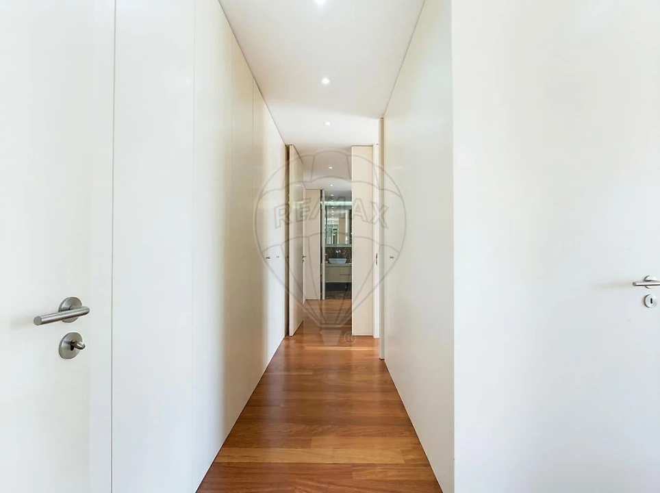 Apartamento T4 para Venda em Arcozelo Foto 10