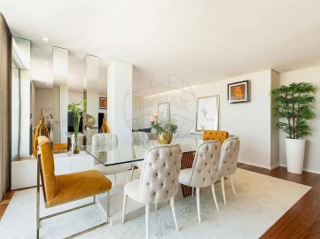 Apartamento T4 para Venda em Arcozelo