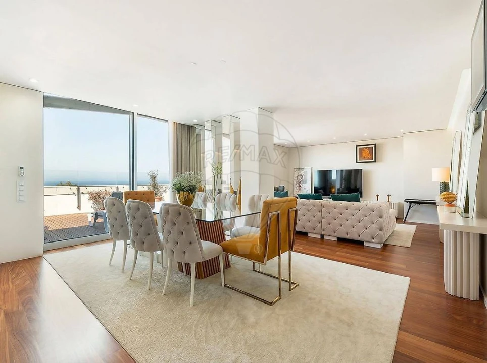 Apartamento T4 para Venda em Arcozelo Foto 3